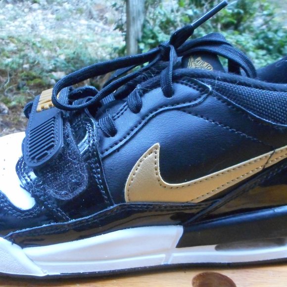 Unisex NIKE AIR JORDAN Black & White w/Strap & Lace ups! US Women 8, Men 7 - Picture 2 of 6